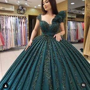 Beautiful dress made in turkey 🇹🇷.  For a party that was cancel.  Dress new